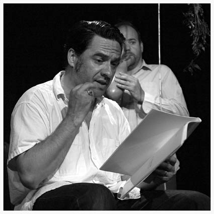 Dominique Parent et Arnaud Churin,lecture de Sur Scène et Marne, instrument et photo d'Yves Rousguisto, mai 2005, Toulouse
